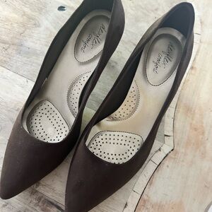 Payless Brown perfect pumps!